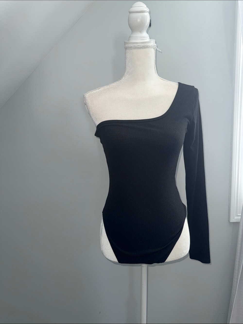 American Eagle Outfitters Black One-Shoulder Ribbed Bodysuit
